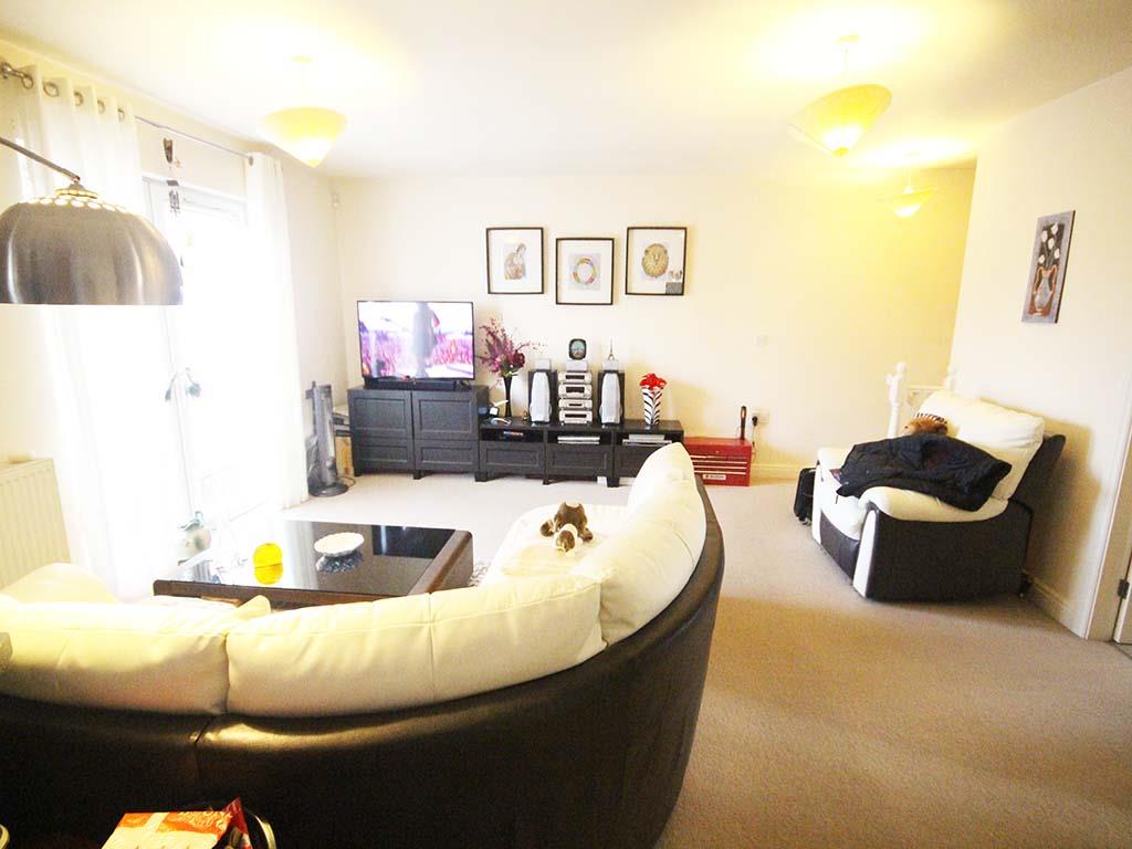 2 bedroom apartment For Sale in Colne - IMG_8120.jpg